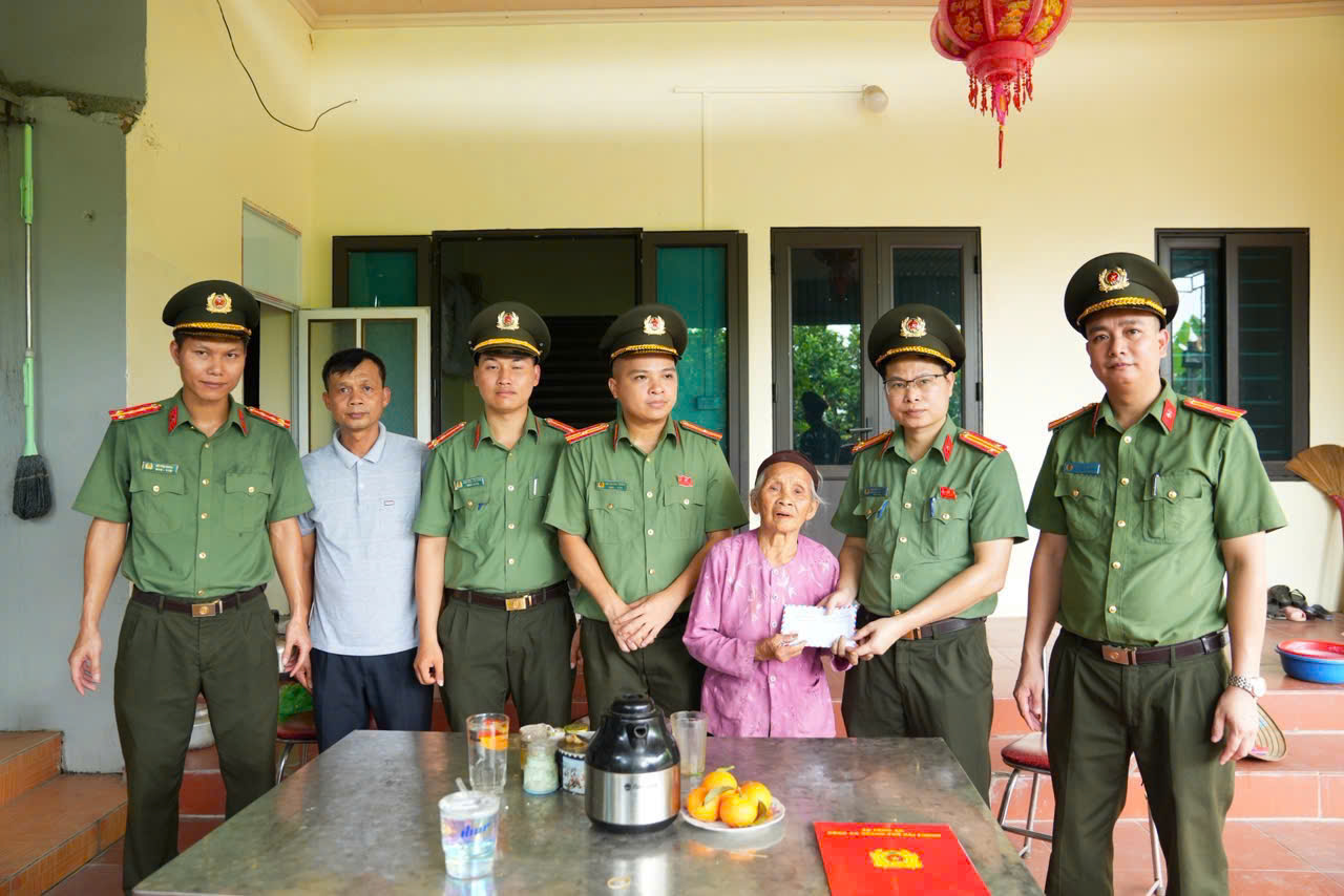 Tổ An ninh Công an xã Trường Tân thi đua lập nhiều thành tích chào mừng 80 năm Ngày truyền thống lực lượng An ninh nhân dân 
